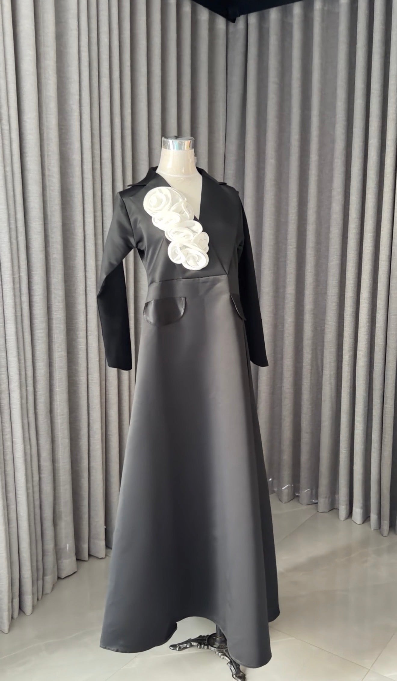 Off-white Sari with pants