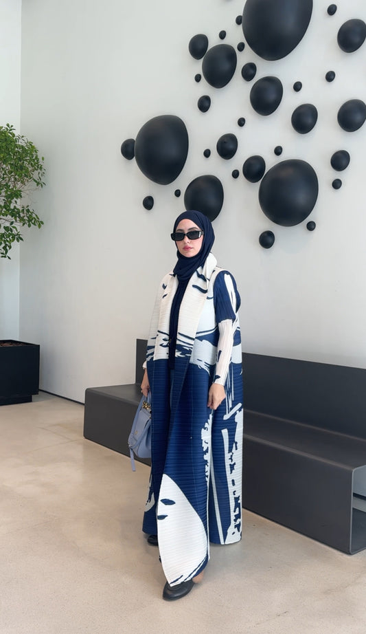 Navy & White Bouncy Abayah