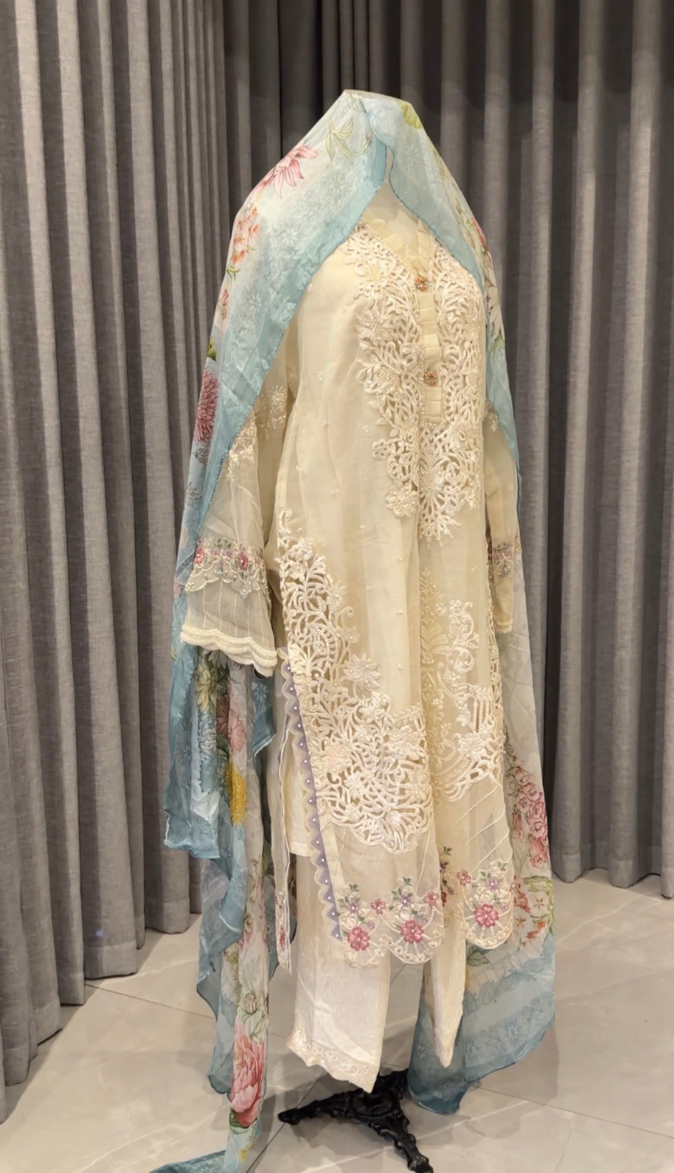 Sari with pants and scarf