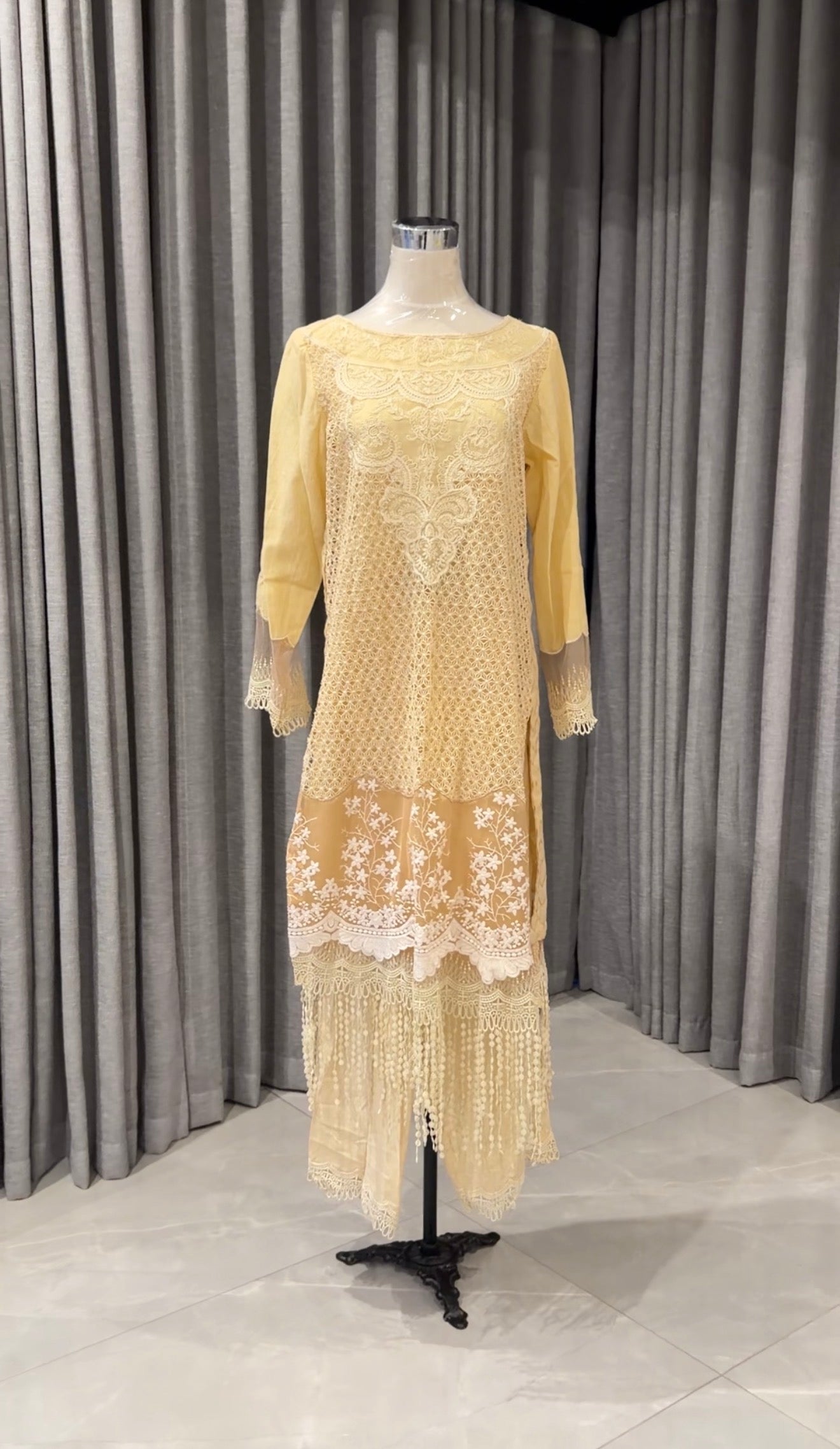 Off-white Sari with pants