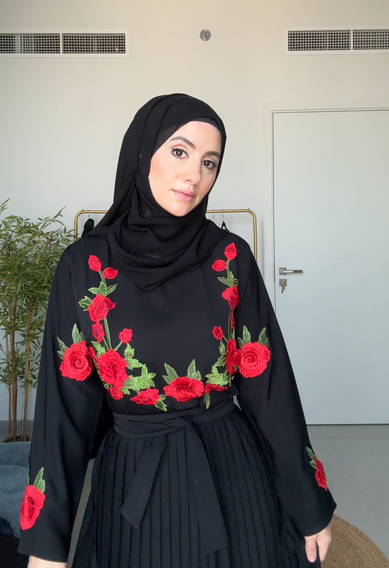 Red Rose 🌹 Engagement Abayah with pleat bottom. Comes with a belt and a scarf