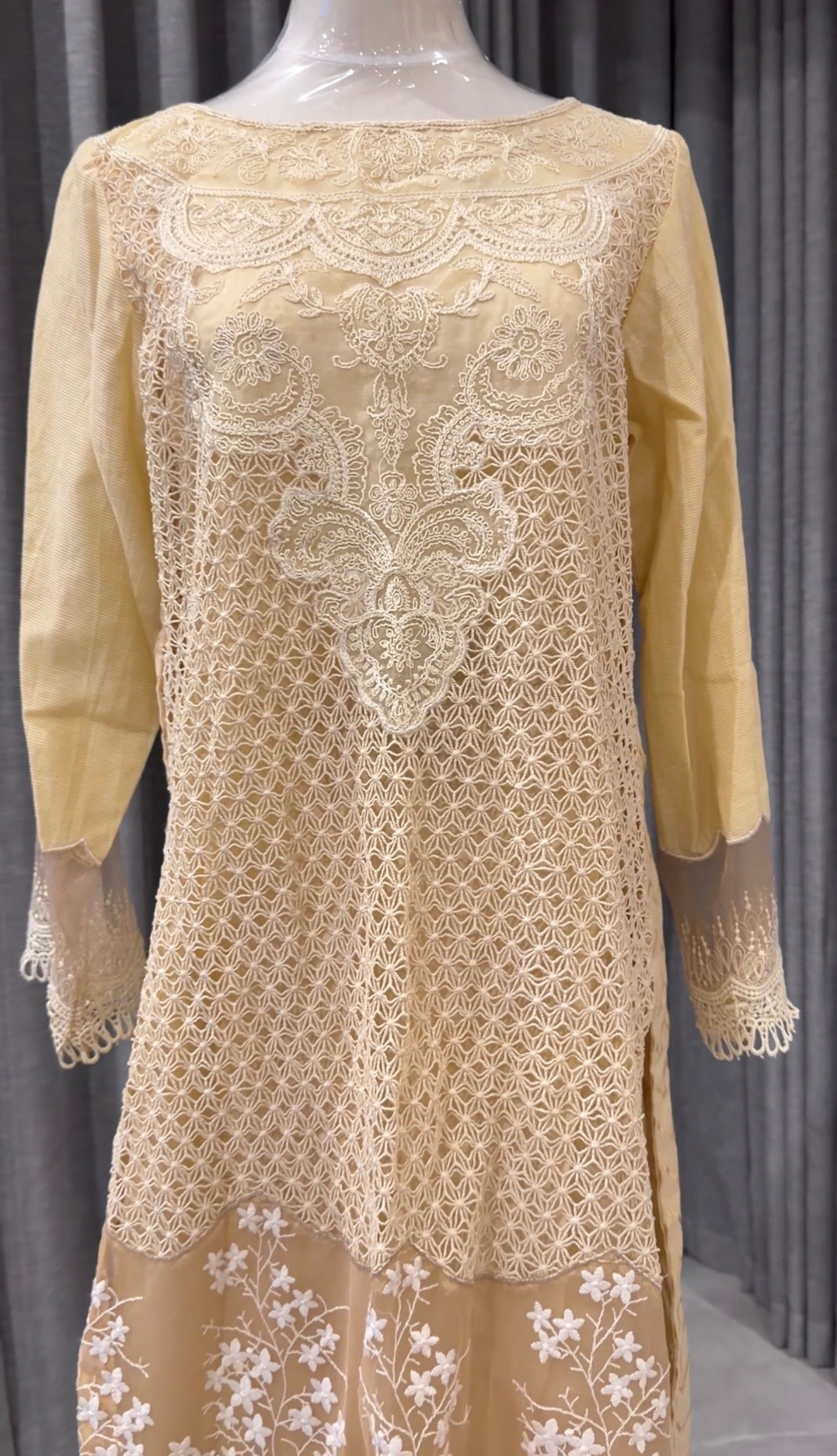 Off-white Sari with pants