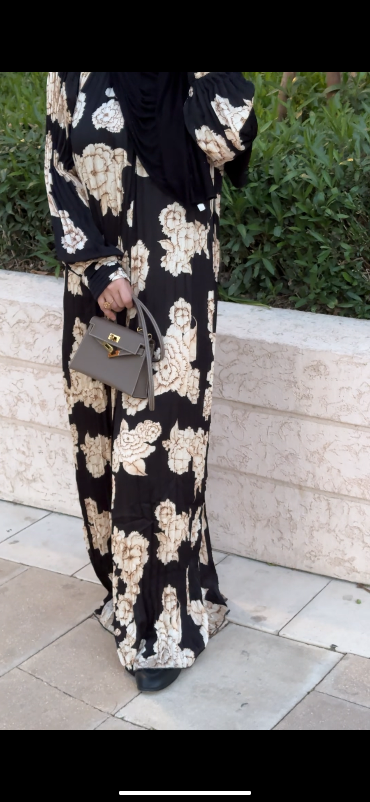 Black and beige flower pleated dress