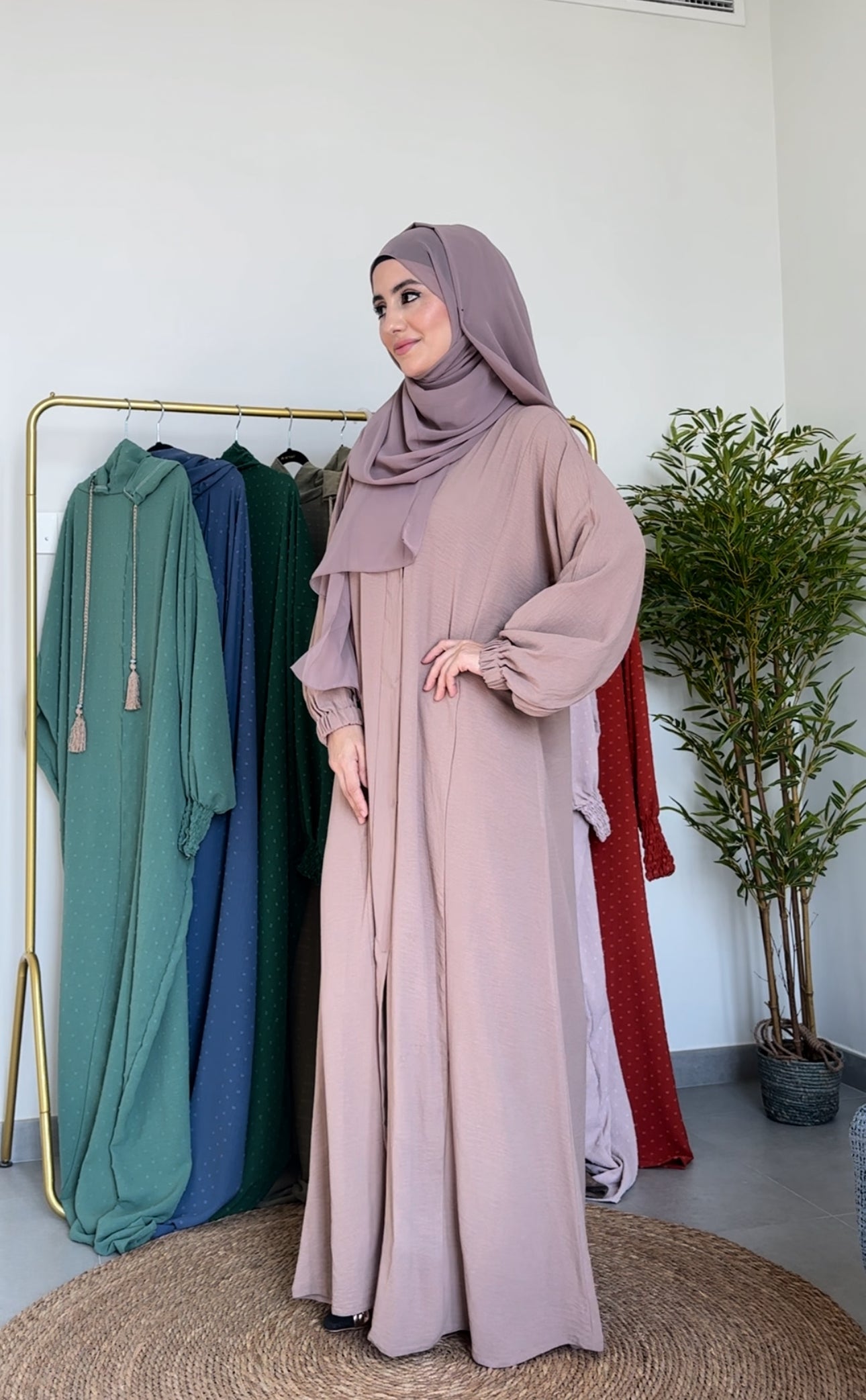 Light brown 3 piece abayah with pockets & closed front