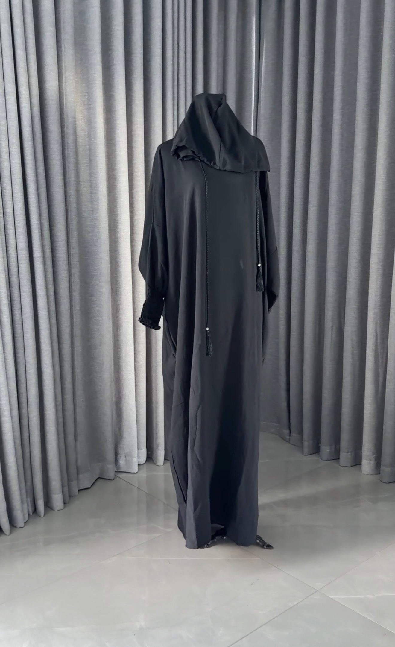 Black burqa without dots