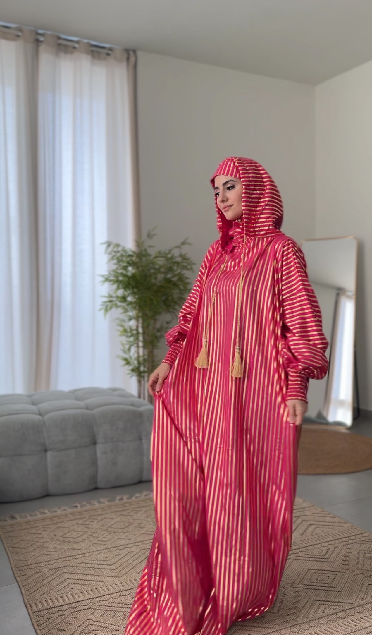 Fuchsia pink burqa with thick gold vertical lines