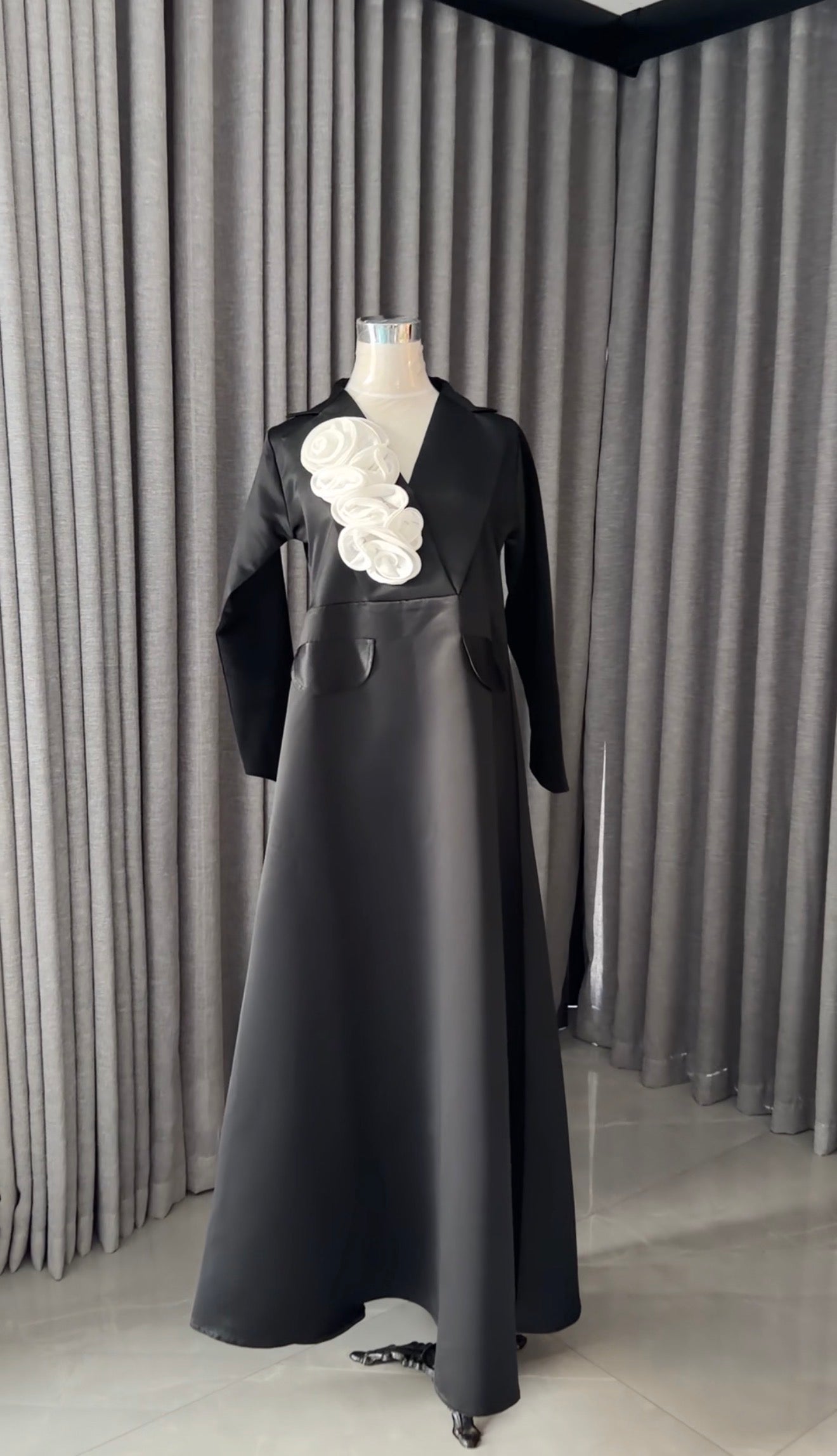 Off-white Sari with pants