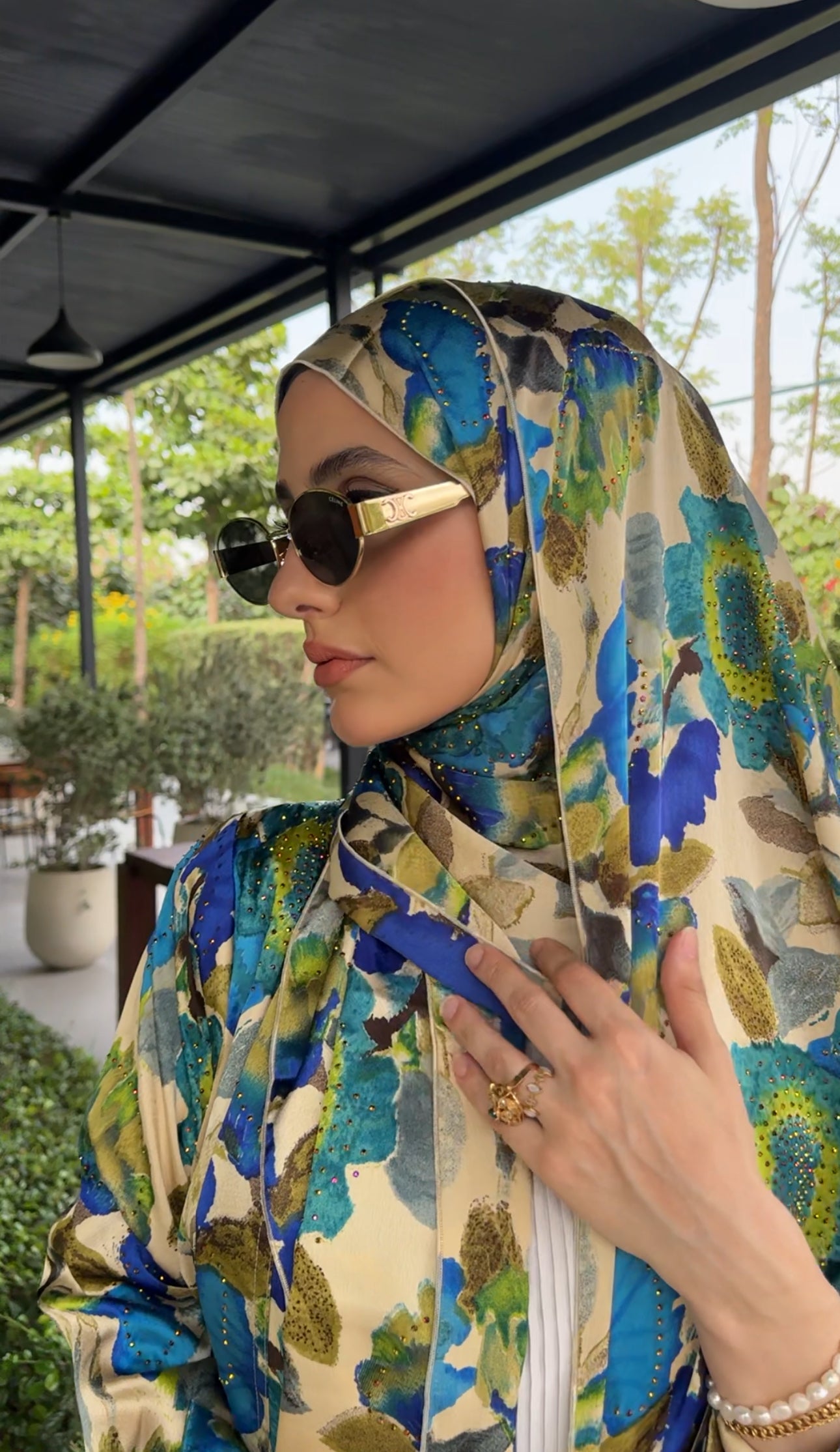 Blue 🦋 floral Abayah with matching scarf