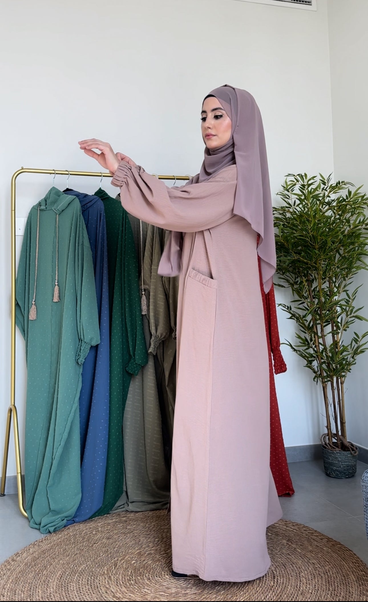 Light brown 3 piece abayah with pockets & closed front