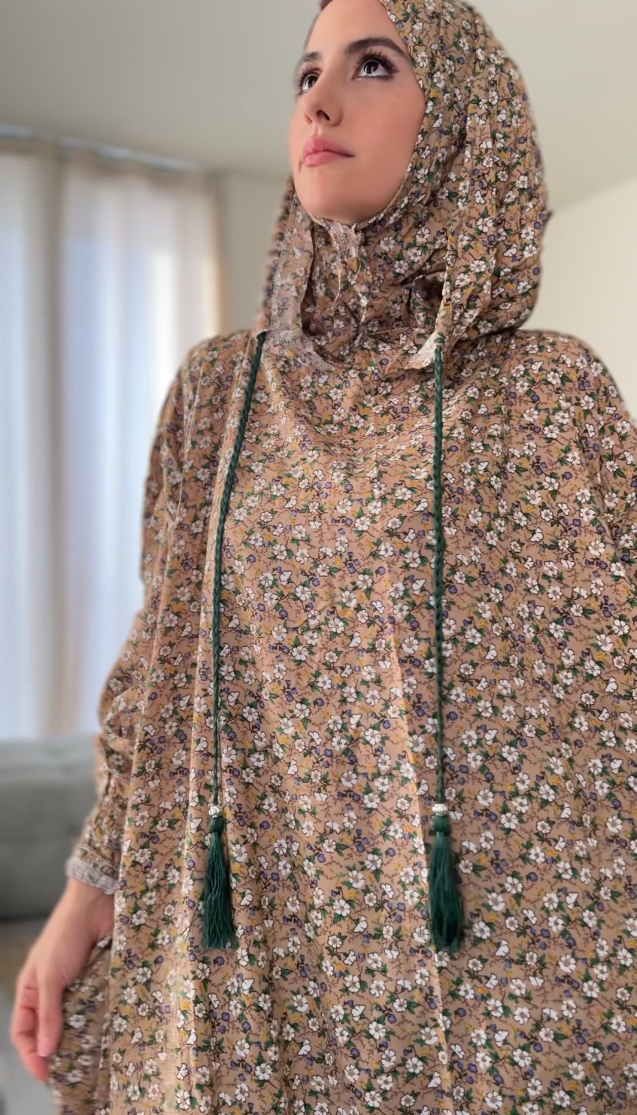 Light brown burqa with daisy print