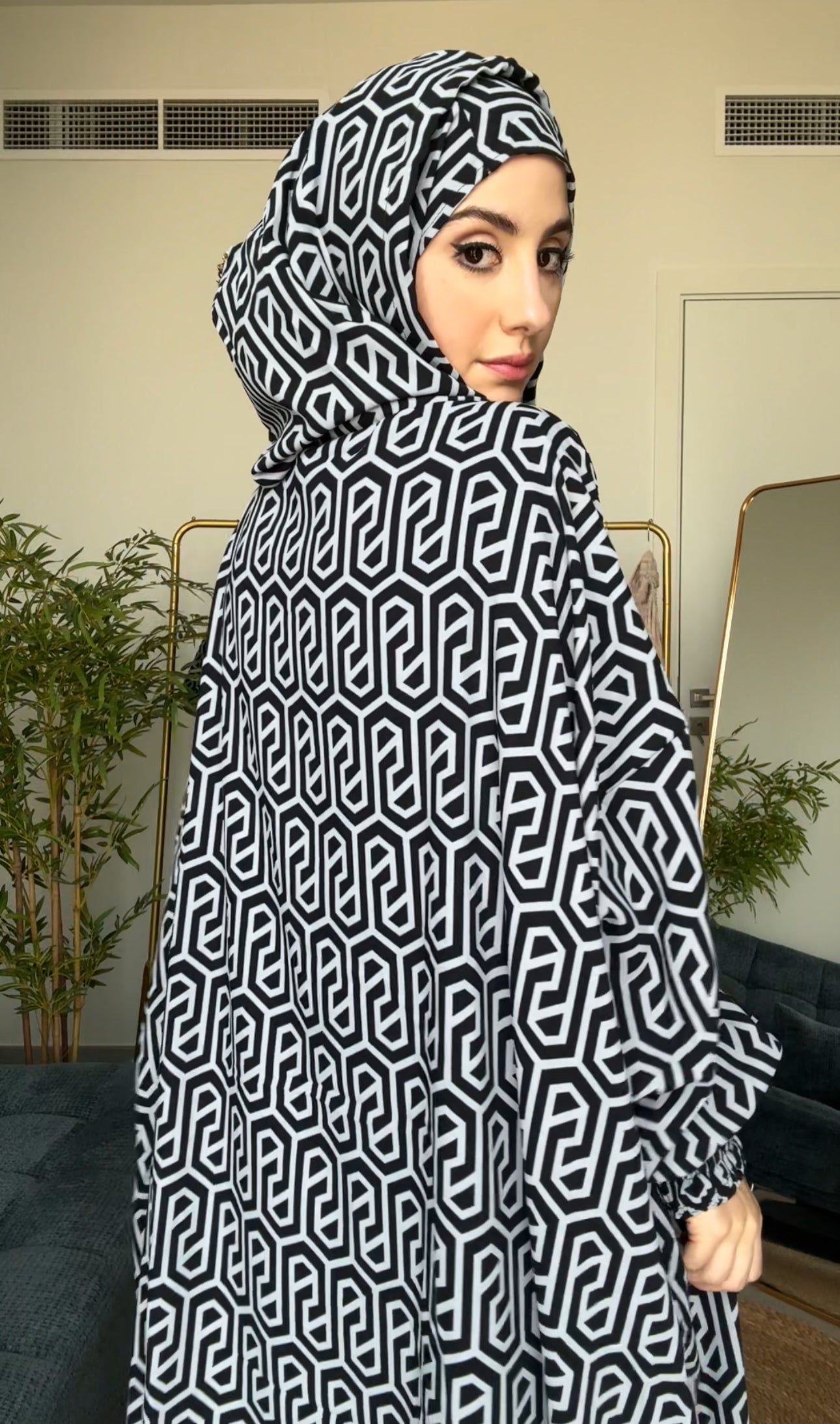 Grey with black geometric lines burqa