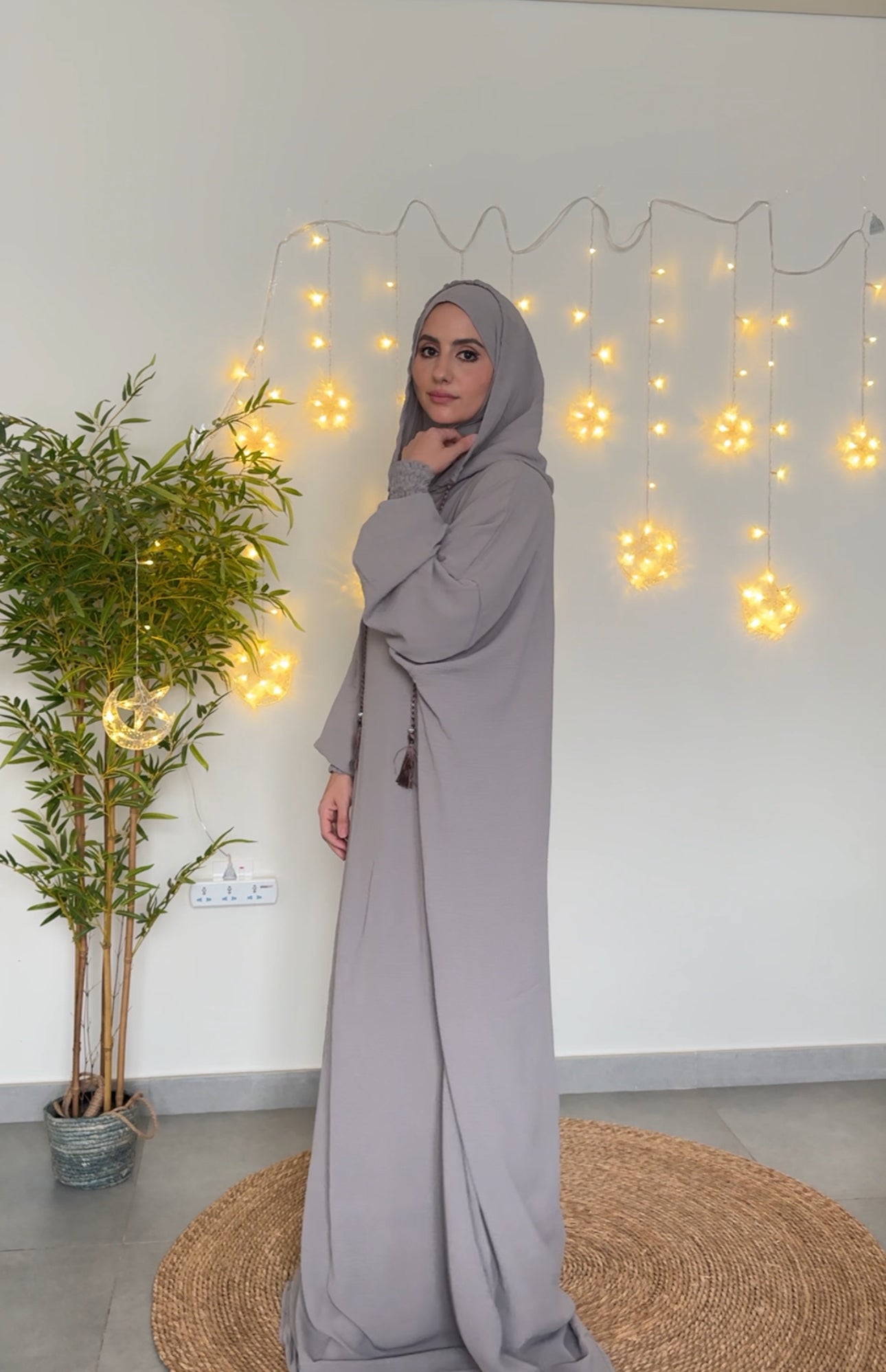 Grey burqa with no dots