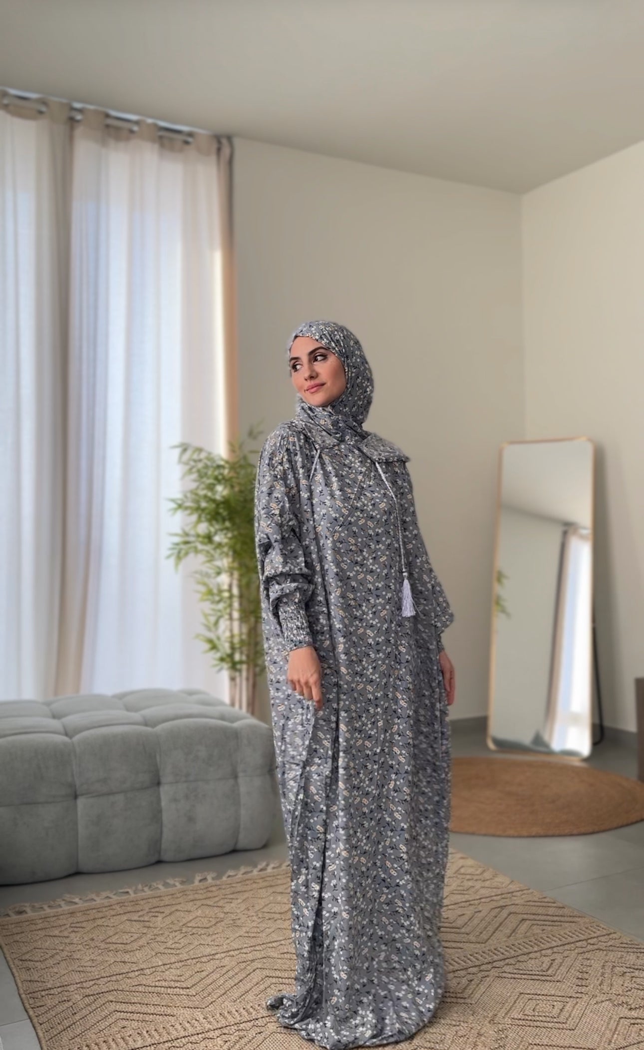 Light grey burqa with daisy print