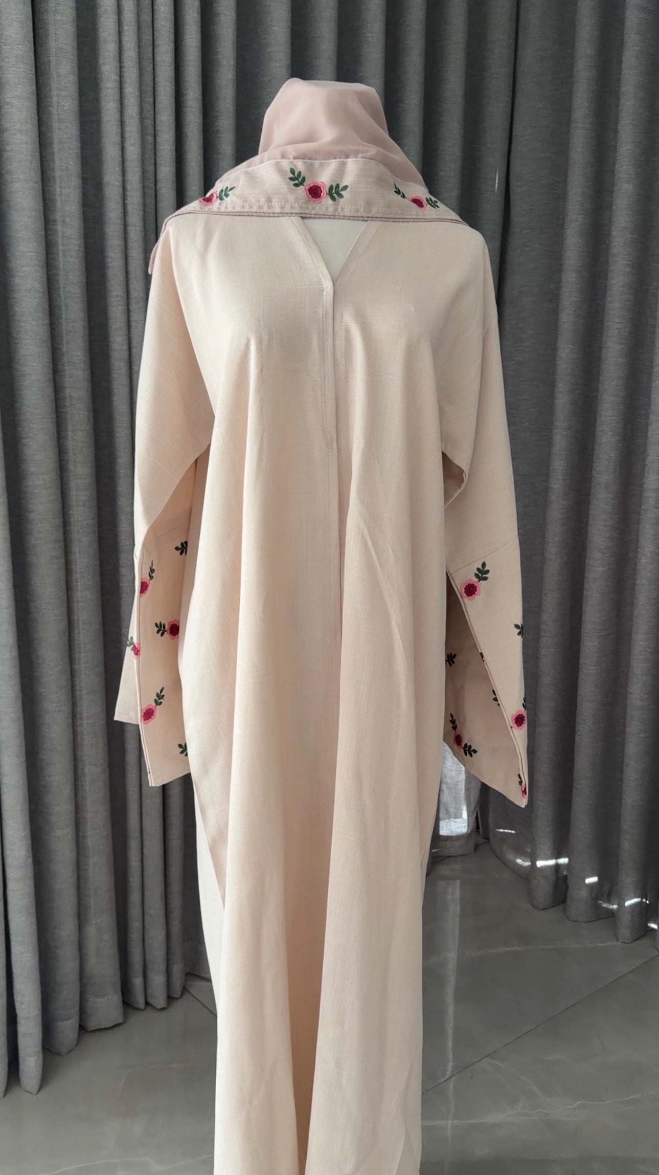 Pink flower 🌺 Abayah