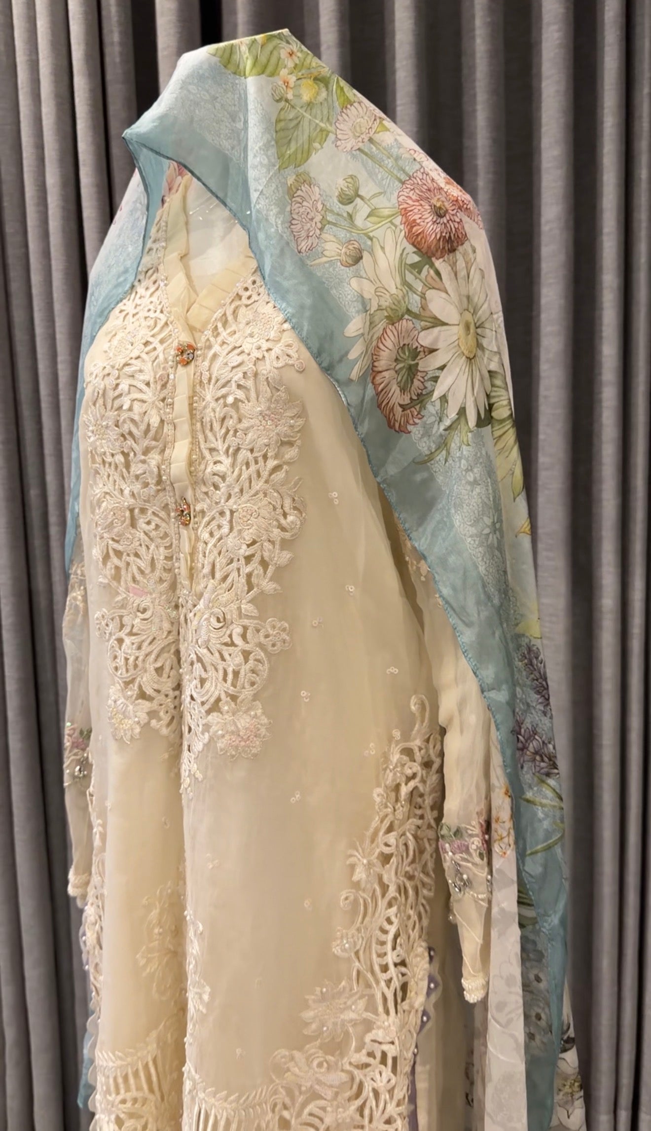 Sari with pants and scarf