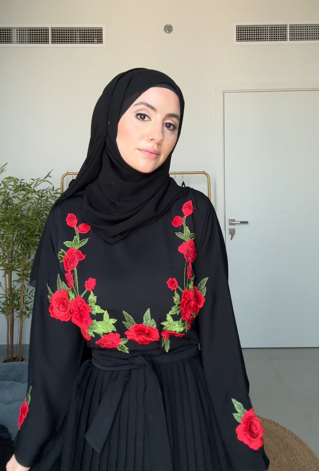 Red Rose 🌹 Engagement Abayah with pleat bottom. Comes with a belt and a scarf