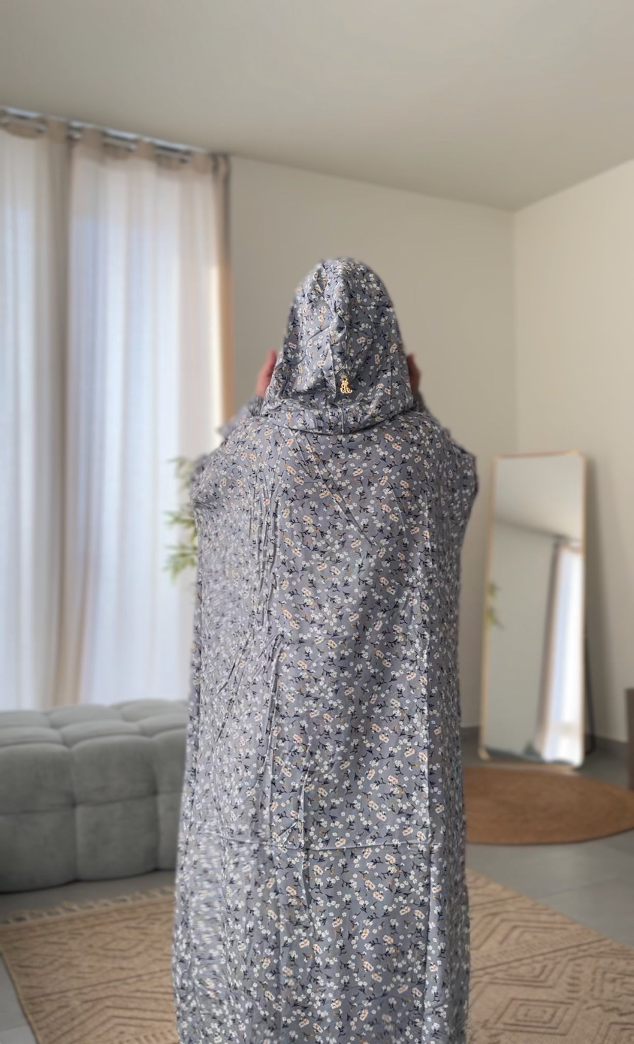 Light grey burqa with daisy print