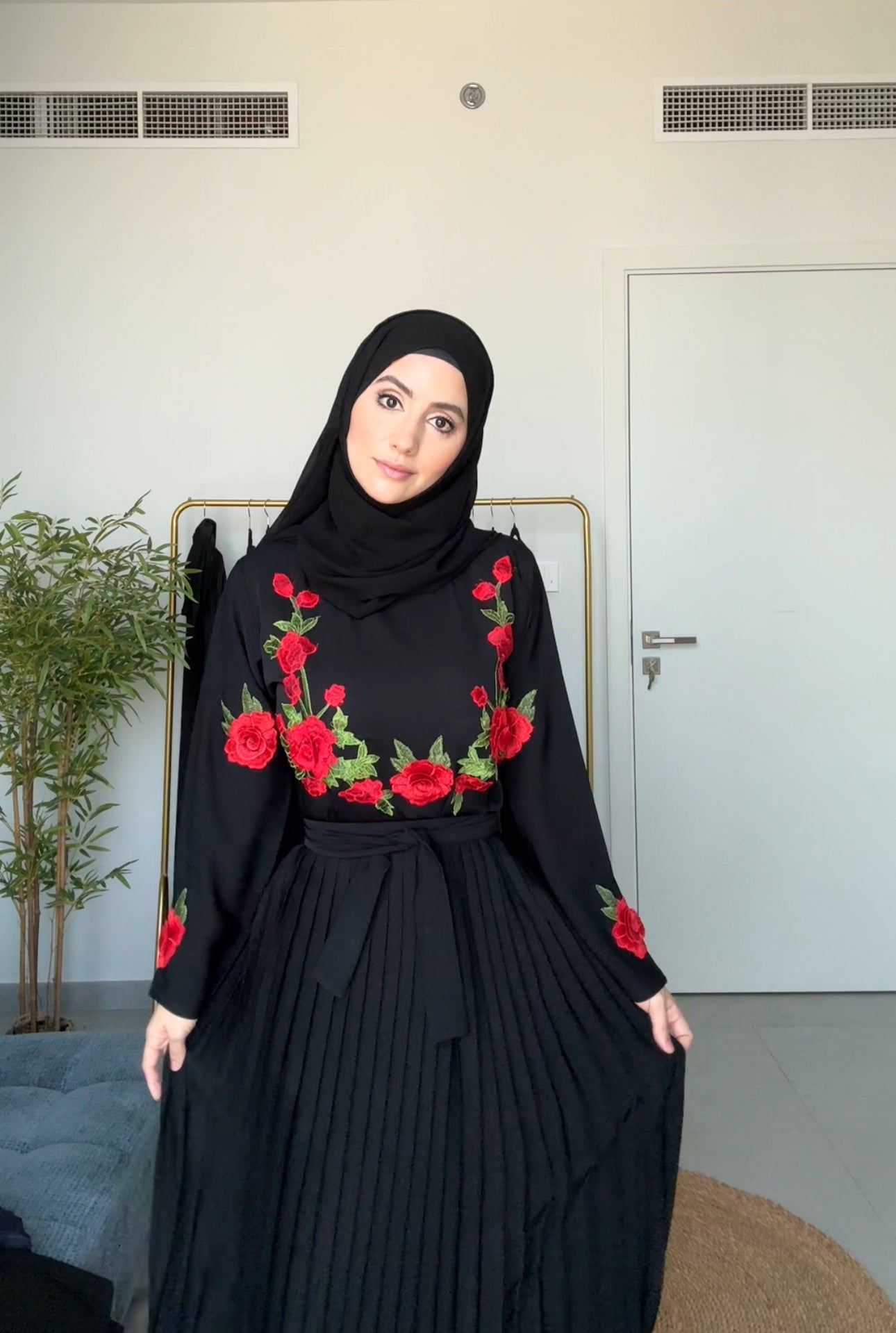 Red Rose 🌹 Engagement Abayah with pleat bottom. Comes with a belt and a scarf