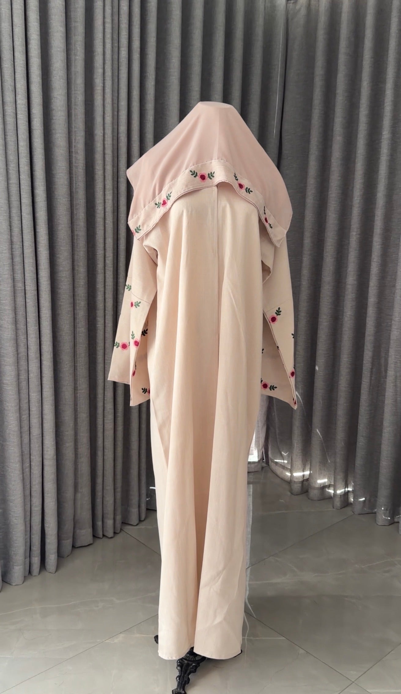 Pink flower 🌺 Abayah