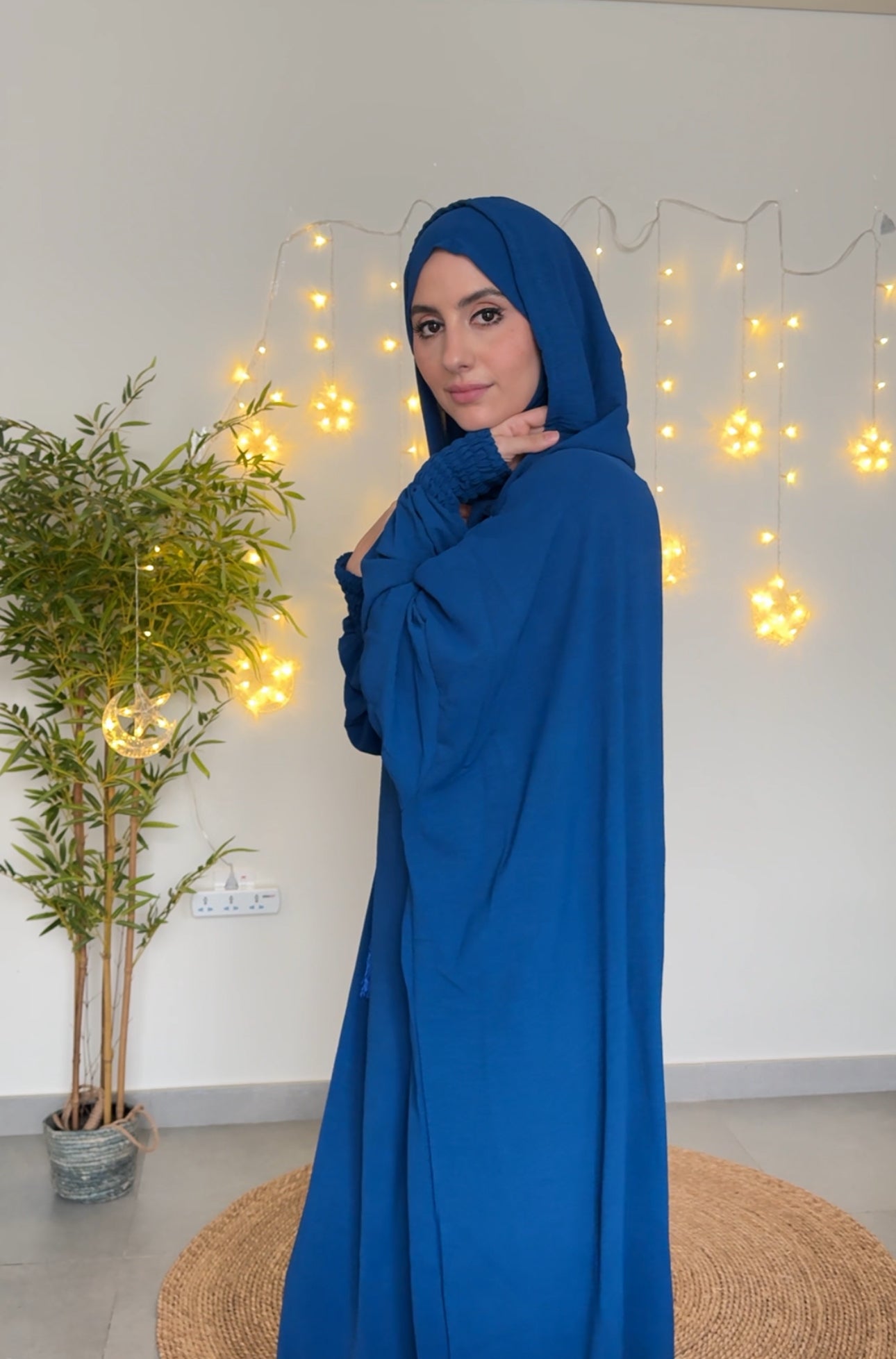 Blue burqa with no dots