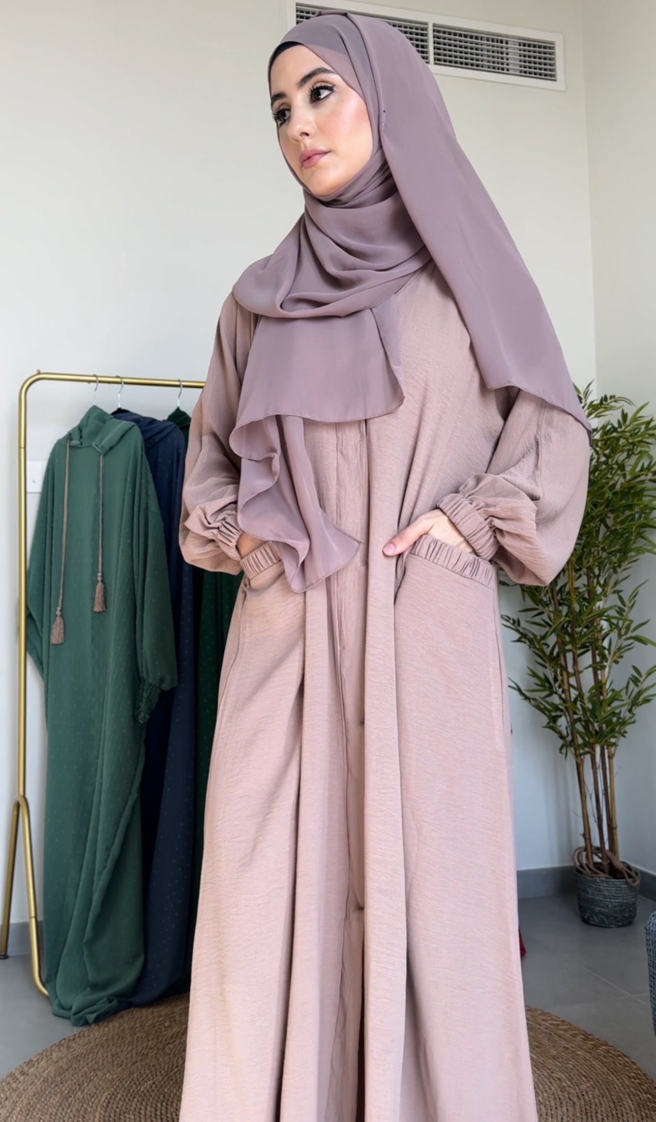 Light brown 3 piece abayah with pockets & closed front