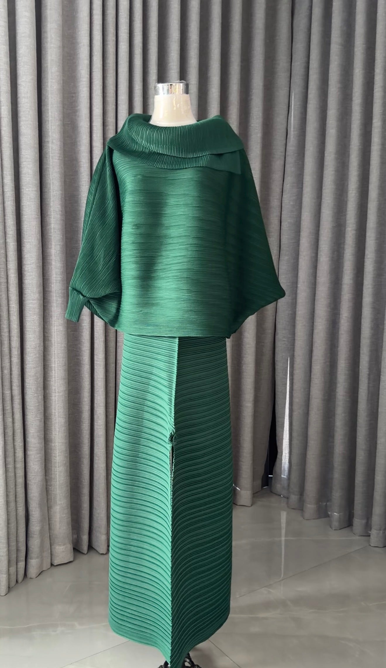 Off-white Sari with pants