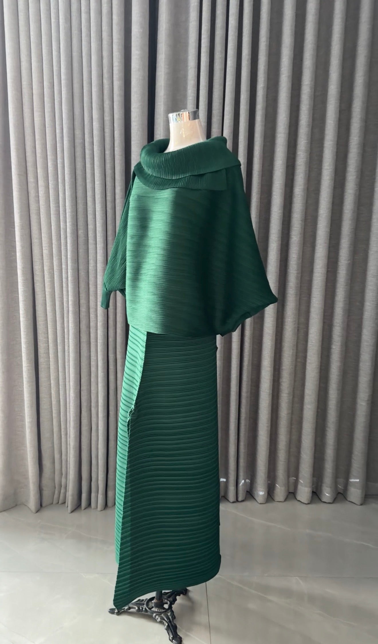 Off-white Sari with pants