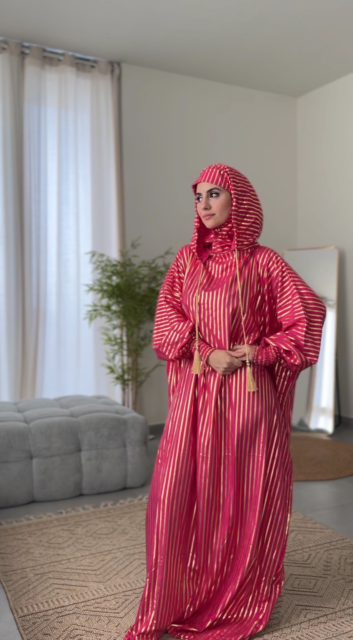 Fuchsia pink burqa with thick gold vertical lines