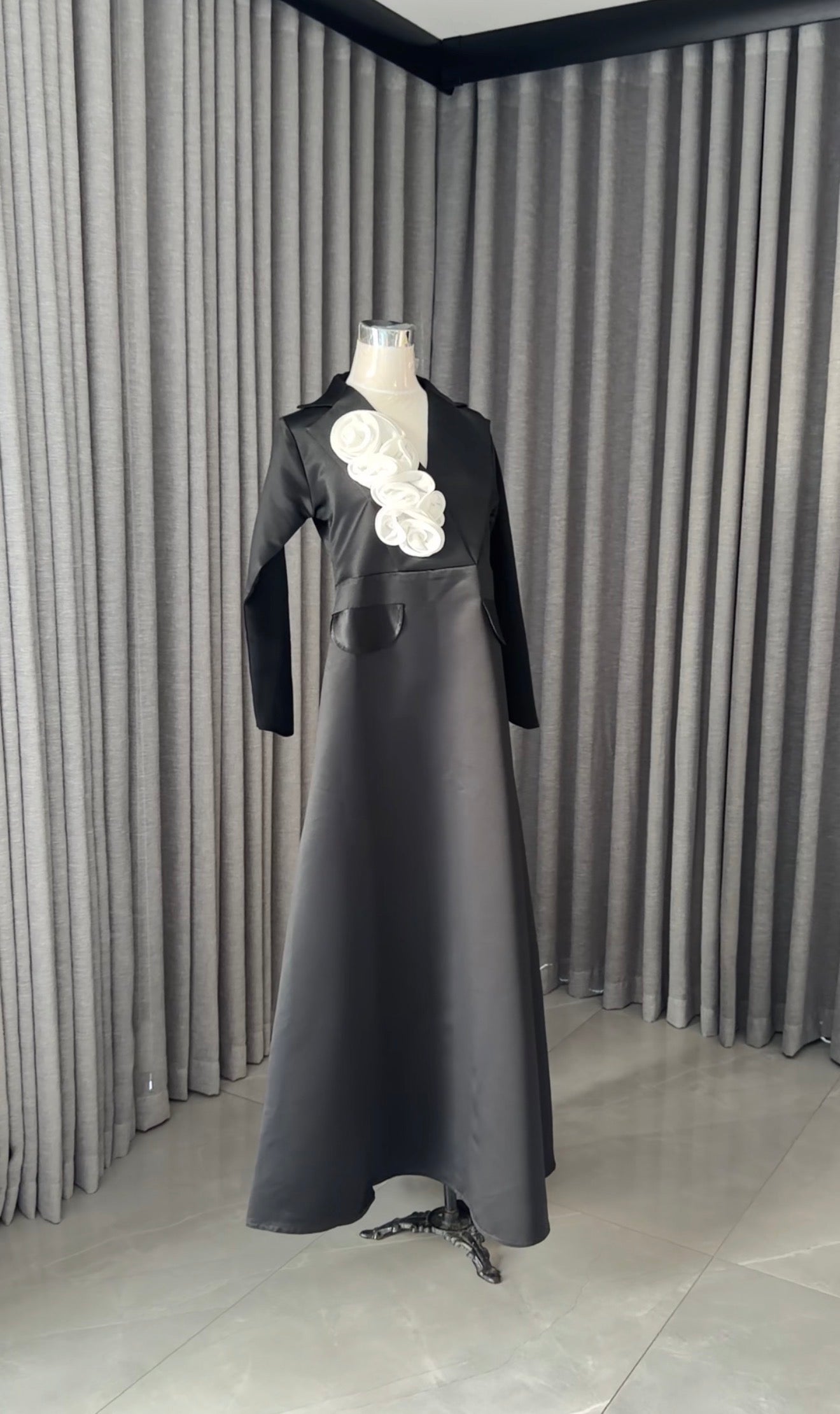 Off-white Sari with pants