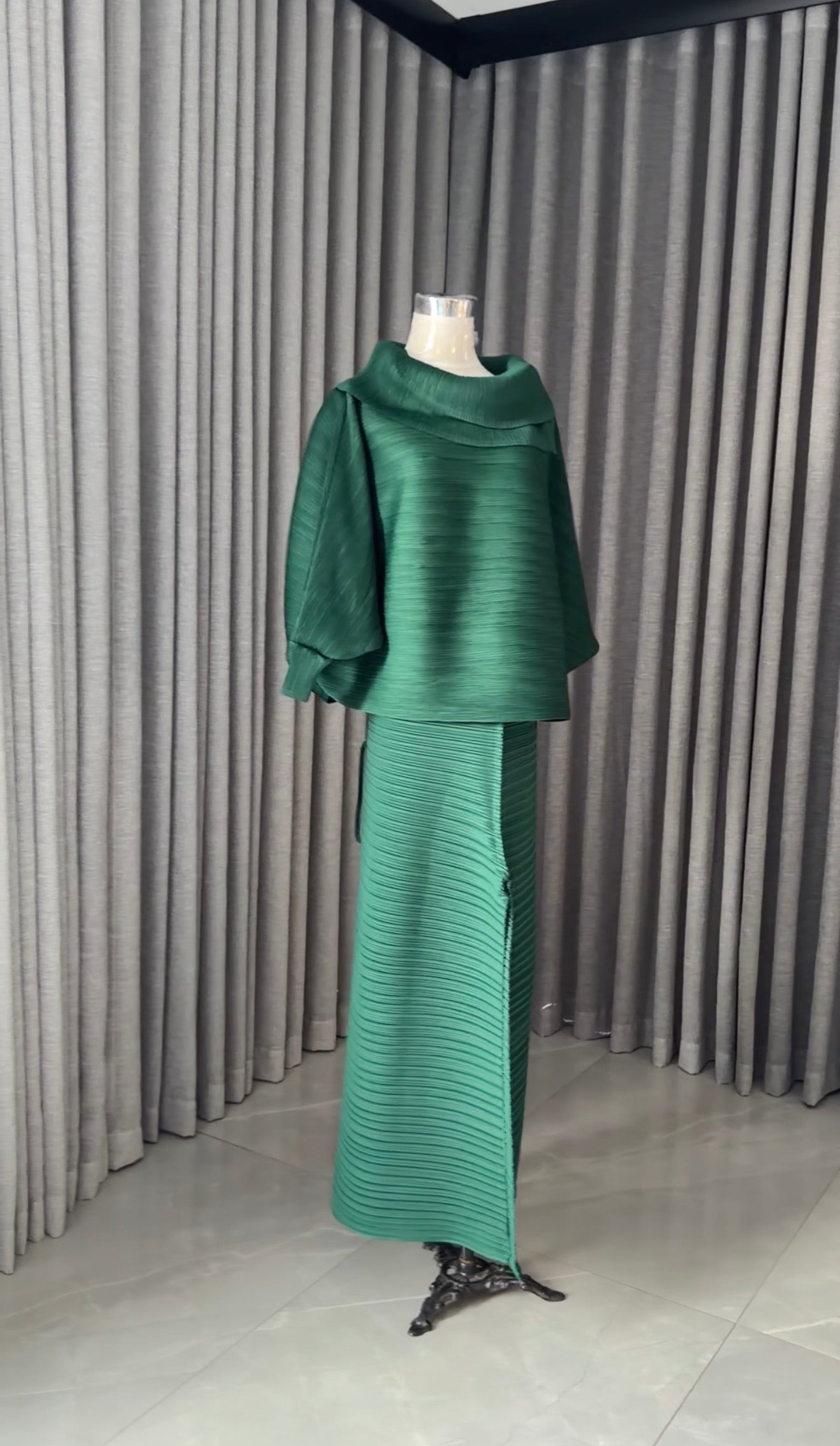 Off-white Sari with pants