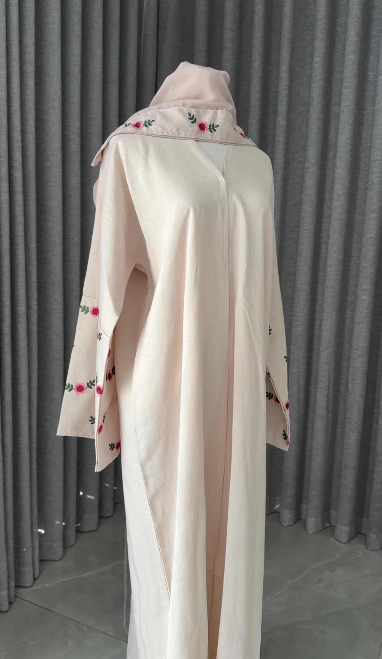 Pink flower 🌺 Abayah