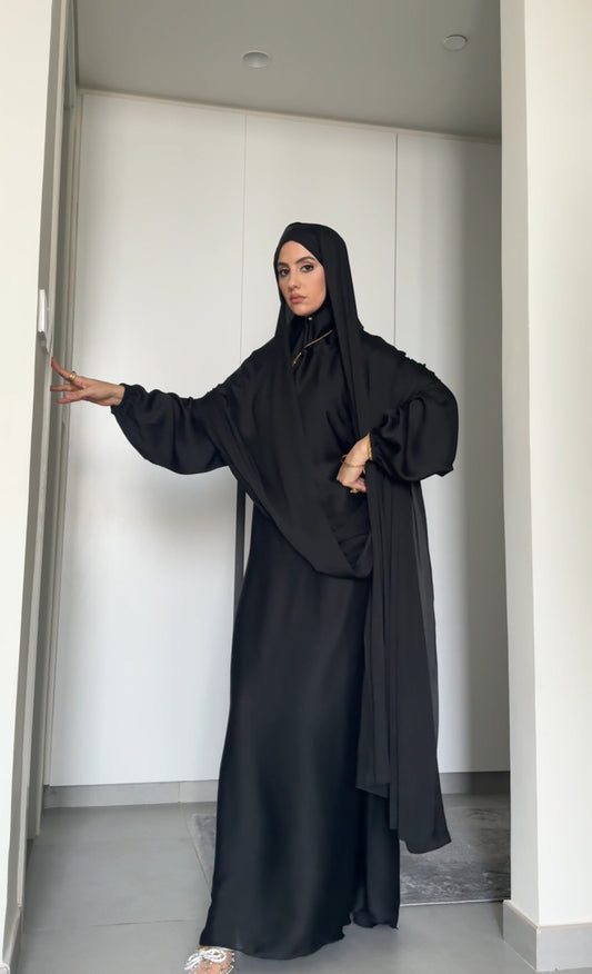 Sheikha Ameerah in Black Long Scarf Abayah