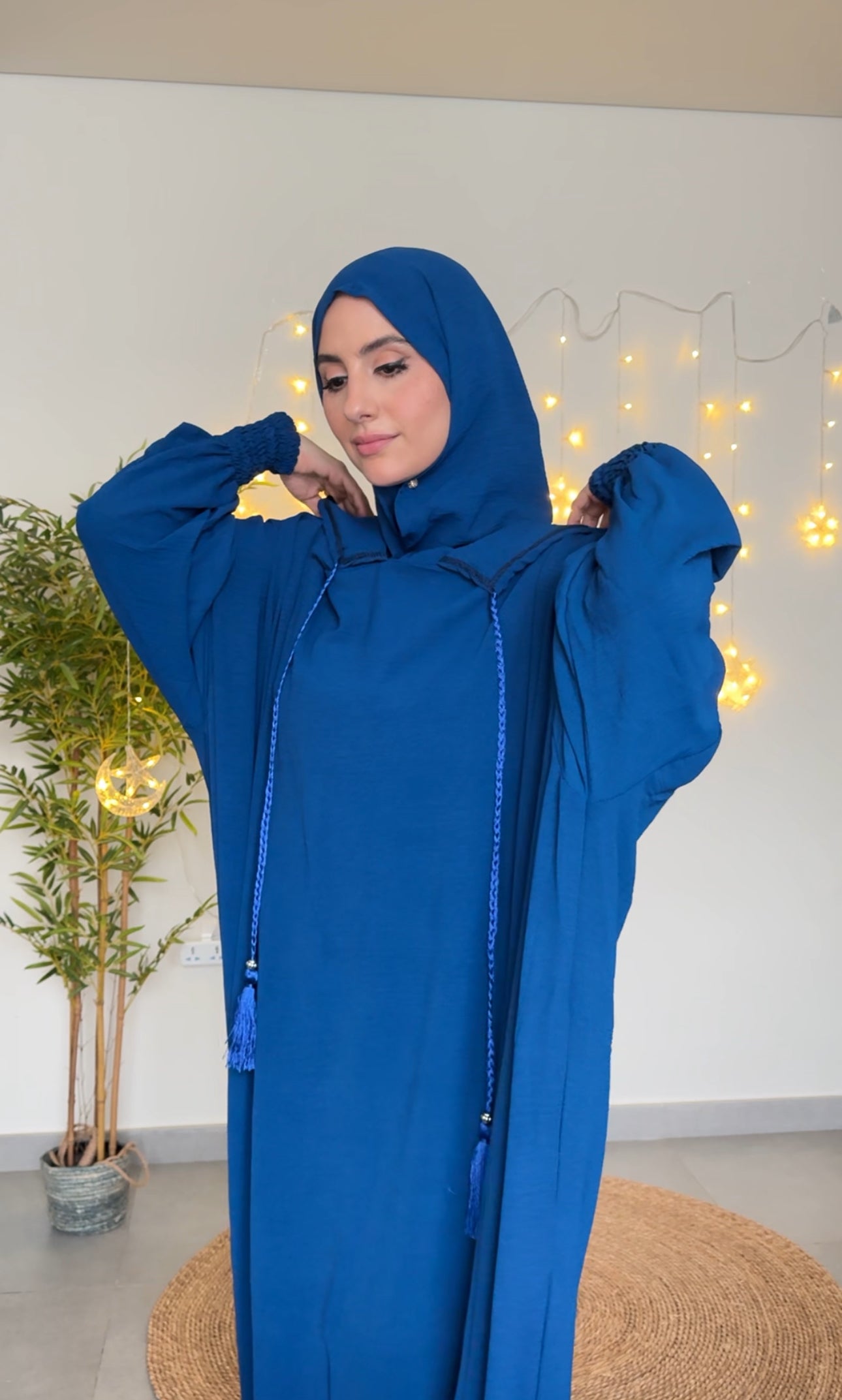 Blue burqa with no dots