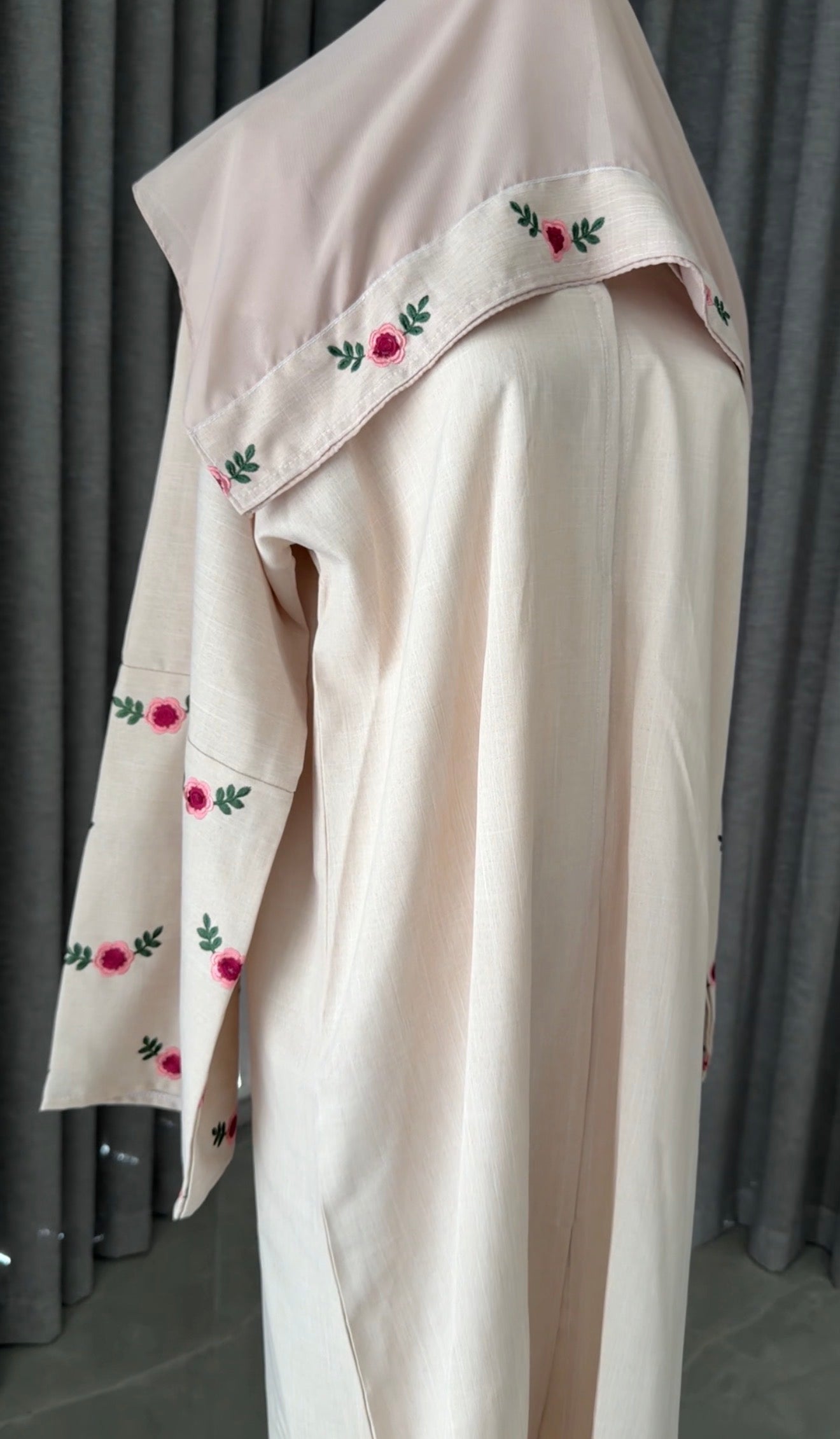 Pink flower 🌺 Abayah