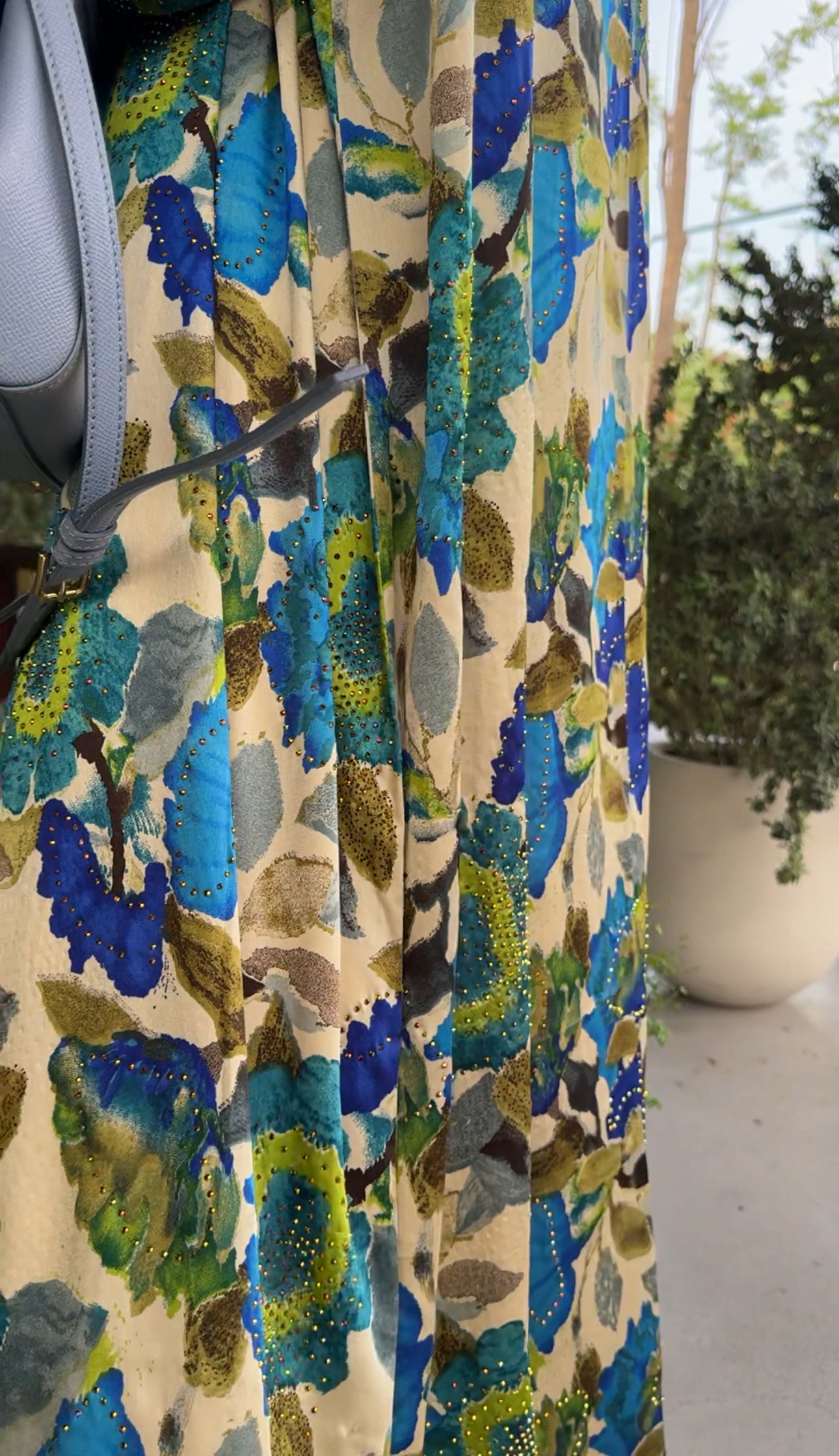 Blue 🦋 floral Abayah with matching scarf