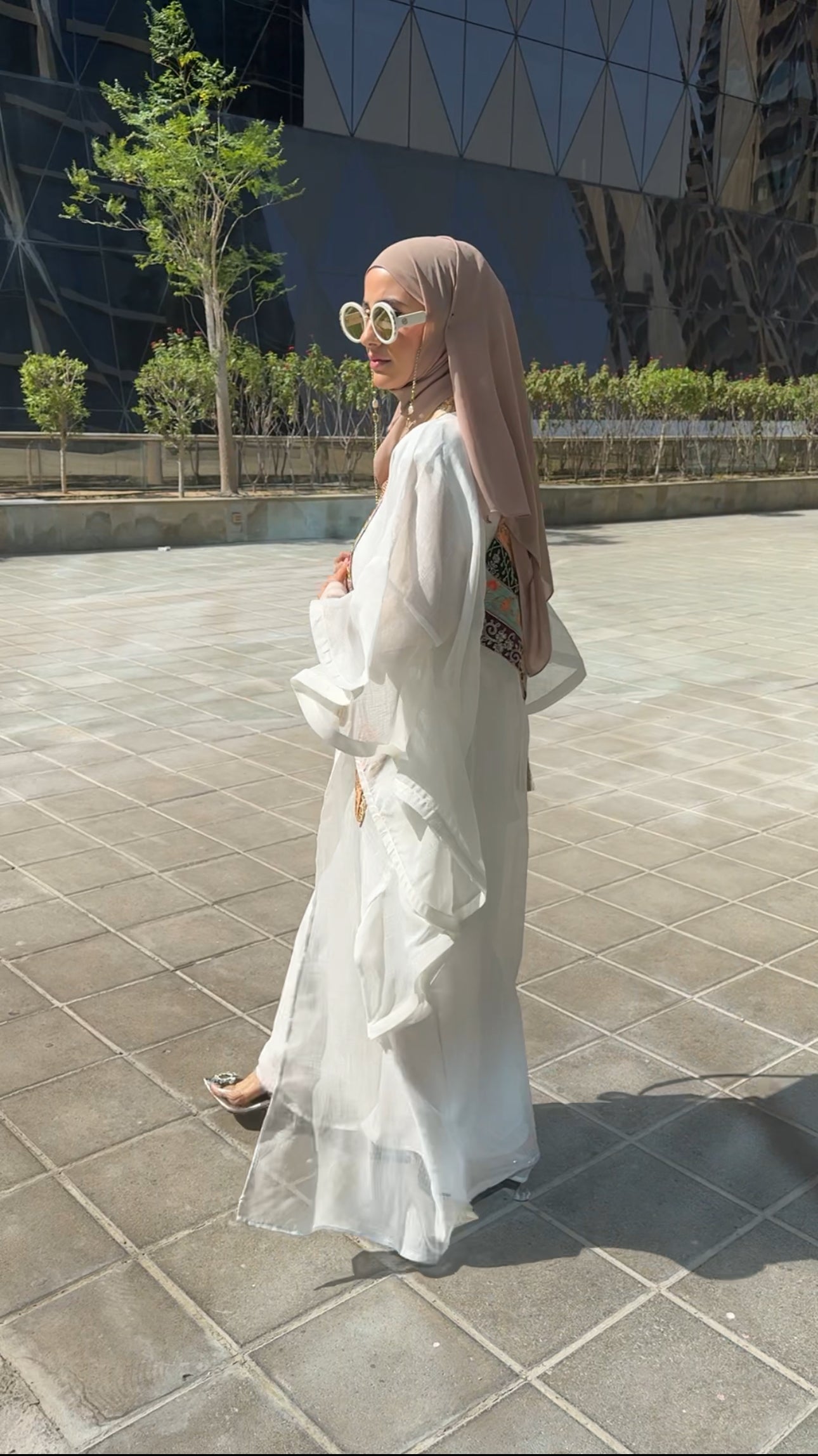 Nikah Collection - Kuwaiti Style Two Piece White Abayah with Inner and Belt