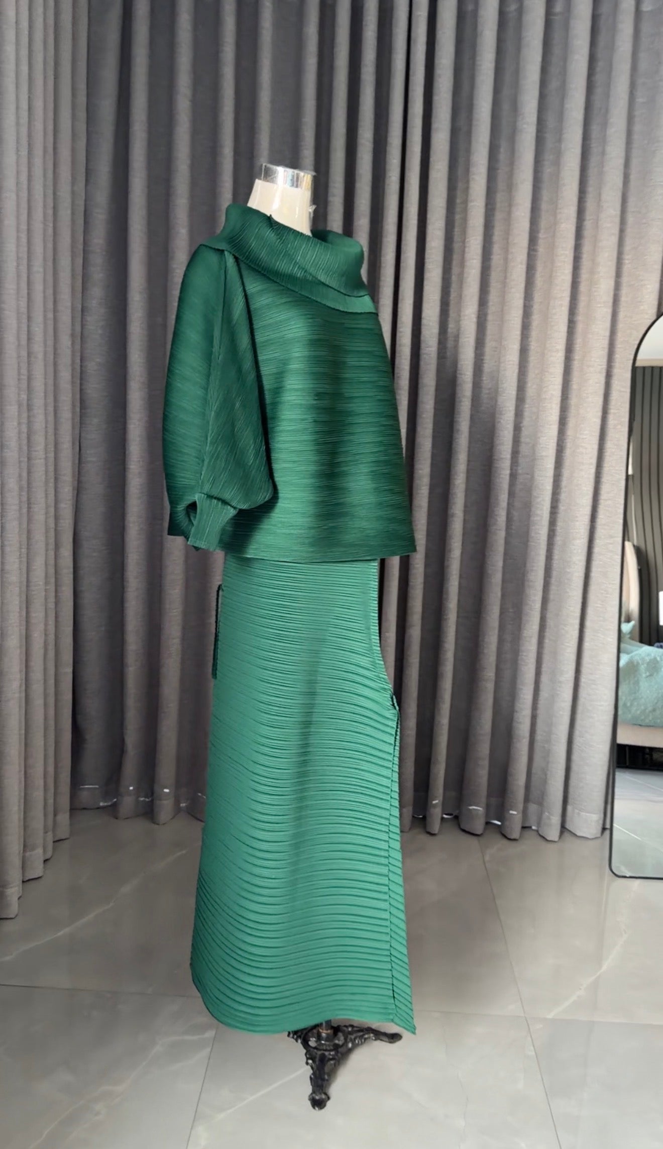 Off-white Sari with pants