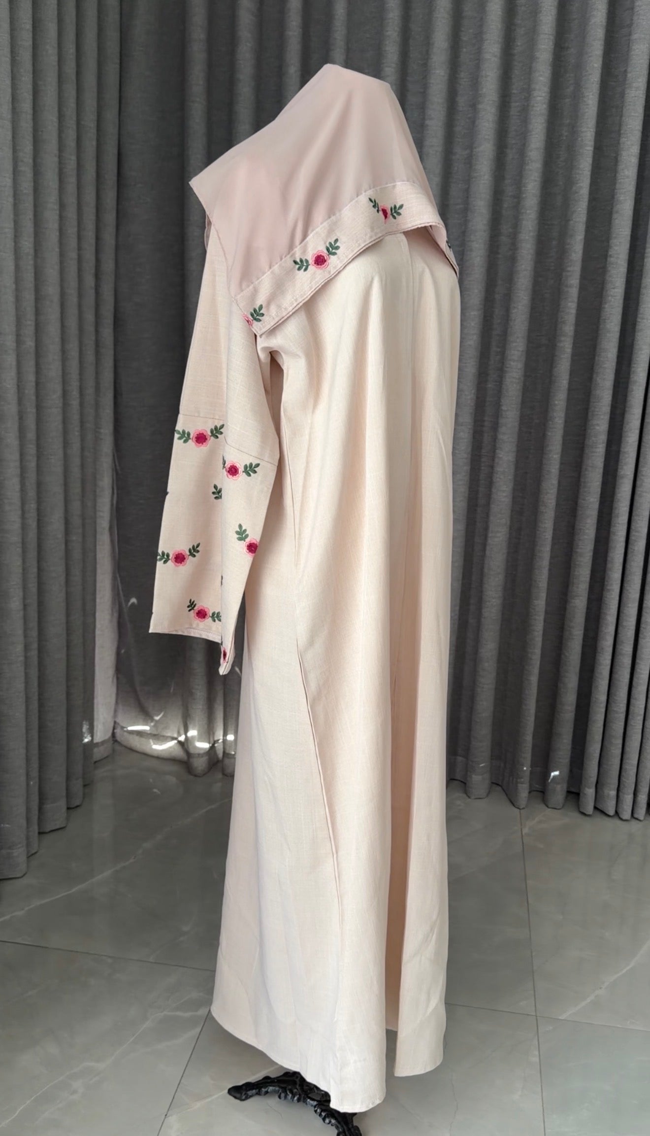 Pink flower 🌺 Abayah