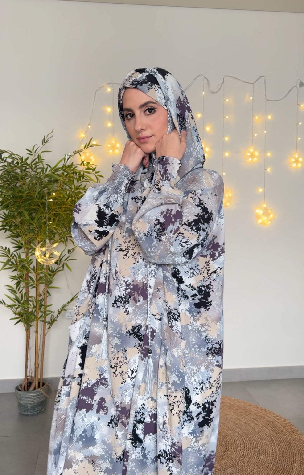 Grey tones burqa with pockets