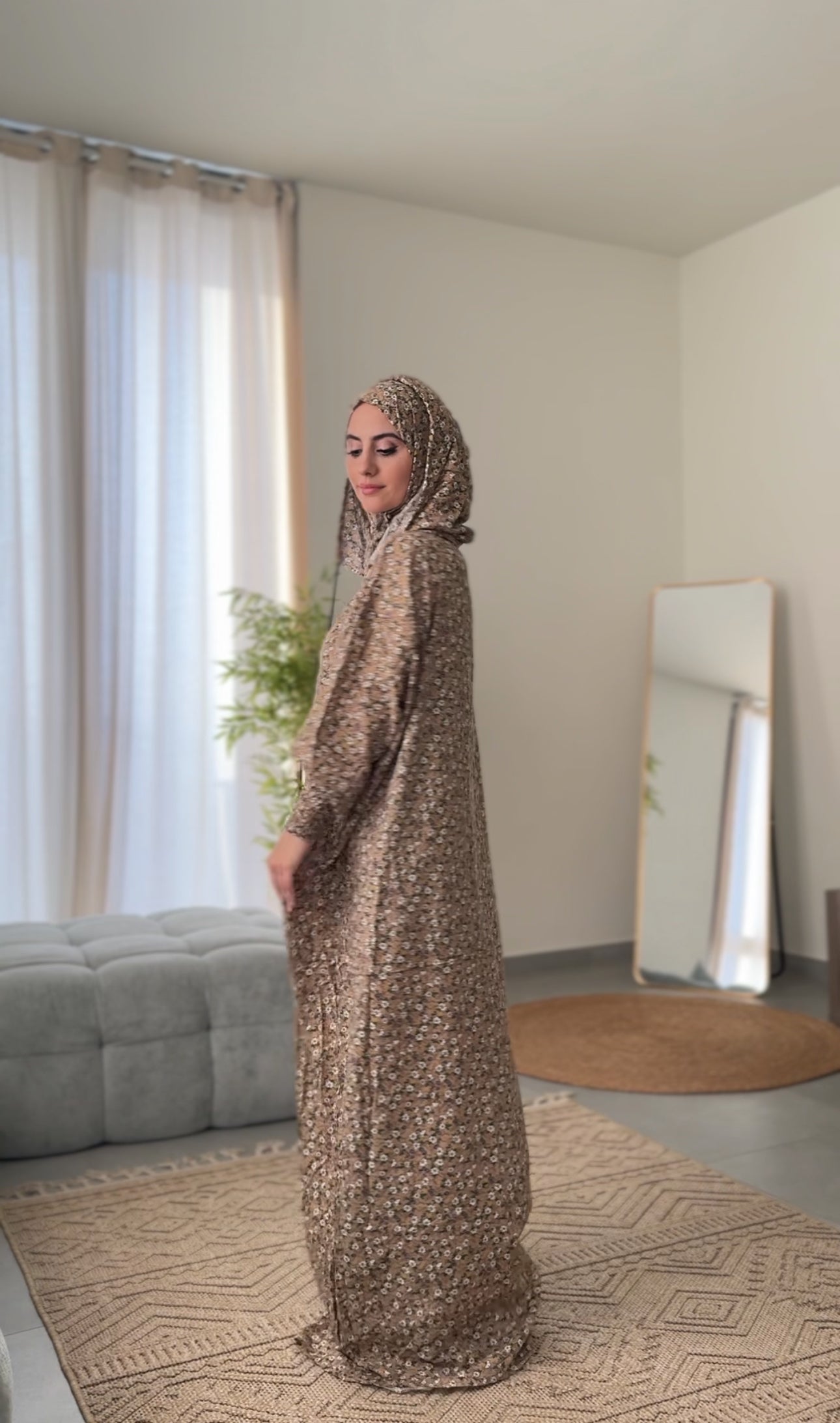 Light brown burqa with daisy print